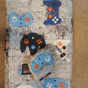 Gamer's Paradise Reversible Comforter With Pillow Shams
